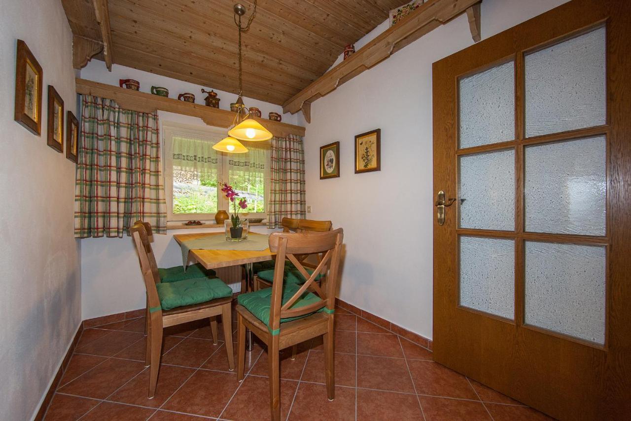 Gaestehaus Laerchenhang Mittenwald Oda fotoğraf